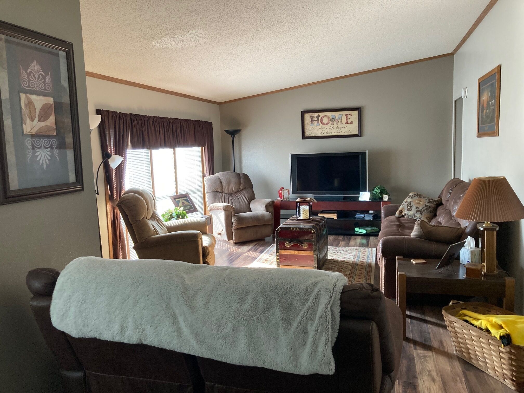 TV connectée, jeux vidéo, lecteur de DVD, baby-foot