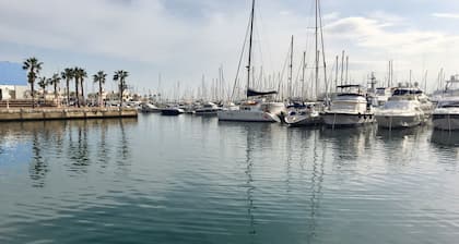 ☞ Casita del Puerto ☜ ★★★★★ Charming ♡ apartment first lane at The Marina.