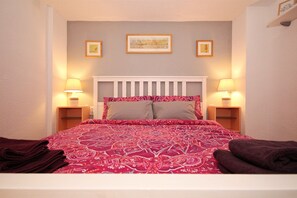 1 chambre, fer et planche Ă repasser, Wi-Fi gratuit, draps fournis
