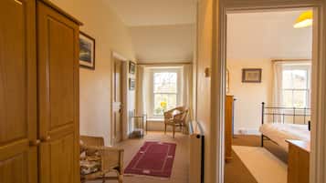 2 chambres, fer et planche Ă  repasser, Wi-Fi gratuit, draps fournis