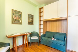 Living area - Tiny Ponte Vecchio, a studio apartment near Ponte Vecchio by Mmega (Firenze)