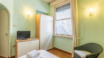 1 camera, ferro/asse da stiro, Wi-Fi, lenzuola