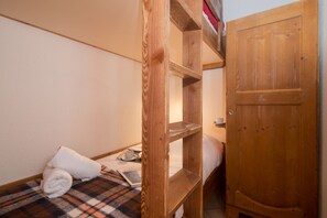 1 Schlafzimmer, Bügeleisen/Bügelbrett, Bettwäsche