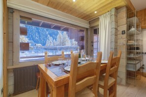 Dining - Résidence Améthystes A2 ski in/ski out, Argentière (Chamonix), France (Argentière (Chamonix))