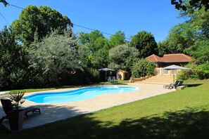 Pool - Attractive, fully-equipped gîte in a quiet, green setting near Sarlat. sleeps 4/6 (Urval)
