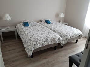 Room - Rental villa house, 10 rue de la croix de paix Batz sur Mer 44010 France (Batz-sur-Mer)