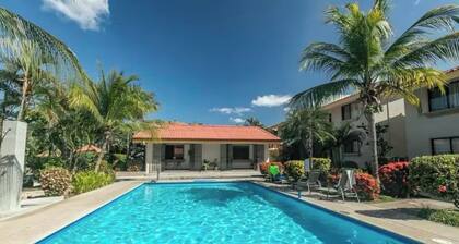 Come to Paradise 2 Bedroom 2 Bathroom Condo 1 Block from Coco Beach !