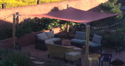 Magnificent SanFrancisco Peak view, quiet country, minutes to downtown Flagstaff