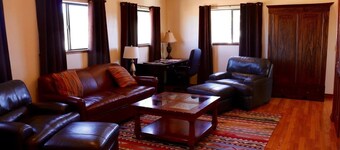 Magnificent SanFrancisco Peak view, quiet country, minutes to downtown Flagstaff