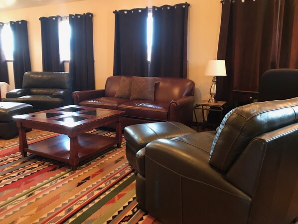 Smart TV, DVD player, books, stereo