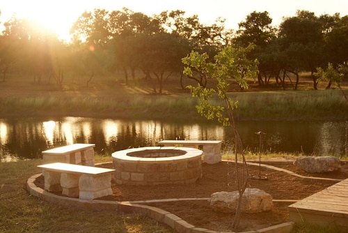 Private 36-Acre Ranch Near Austin & Dripping Springs - Pond & Fire Pit