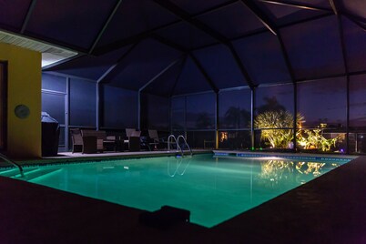 Perfect getaway - Canal front, close to the beach