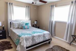 4 Schlafzimmer, Bügeleisen/Bügelbrett, kostenloses WLAN, Bettwäsche