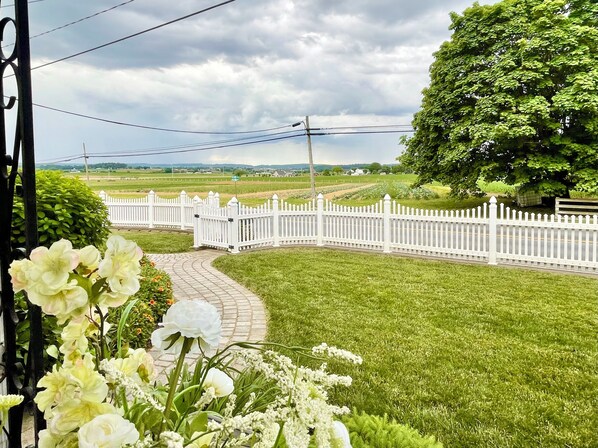 Property grounds - Family-friendly, 1 mile from Intercourse Village and Kitchen Kettle PA (Gordonville)