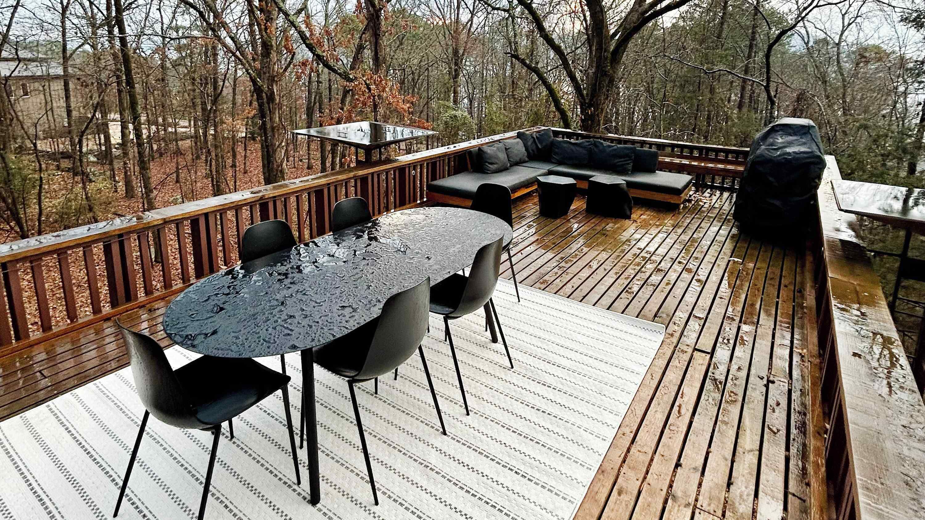 屋外ダイニングエリア