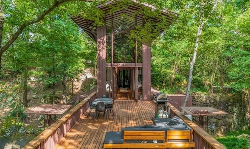 Fay Jones Historical A-Frame Luxury Design