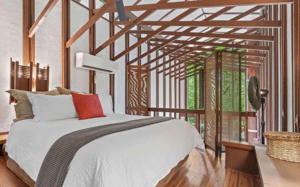 1 bedroom, internet, bed sheets