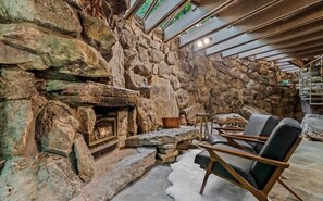 Interior - Fay Jones Historical A-Frame Luxury Design (Heber Springs)