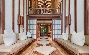 Interior - Fay Jones Historical A-Frame Luxury Design (Heber Springs)