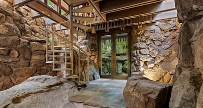 Stoneflower Cottage S