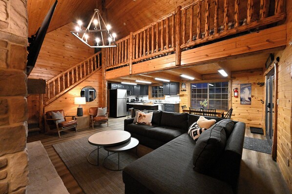 Een smart-tv, een open haard, videogames en boeken