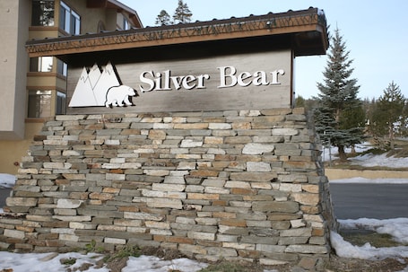 Exterior detail. Silver Bear #20 Deluxe, Upscale 2 Bed, 2 Bath Condo, Short Walk to Canyon Lodge, Pet Friendly