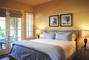 2 bedrooms, in-room safe, iron/ironing board, free WiFi - ALL 5-STAR REVIEWS! DOWNSTAIRS 2 BED / 2 BATH LEGACY VILLAS CONDO (La Quinta)