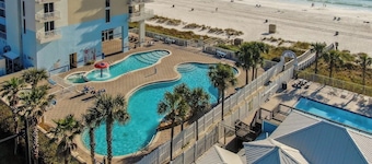 Beach vacation with special promo: RESERVED PARKING and free beach chairs T1-206