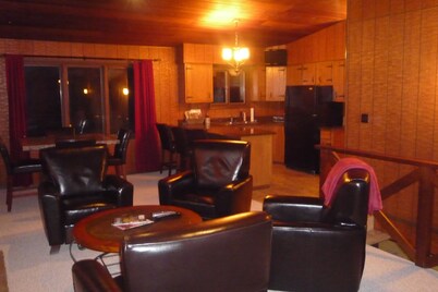 Large cozy cottage rental