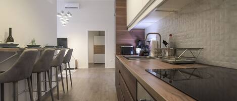 Apartment, 2 Bedrooms | Private kitchen