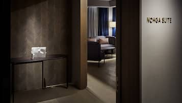 Premium bedding, down duvets, in-room safe, individually furnished