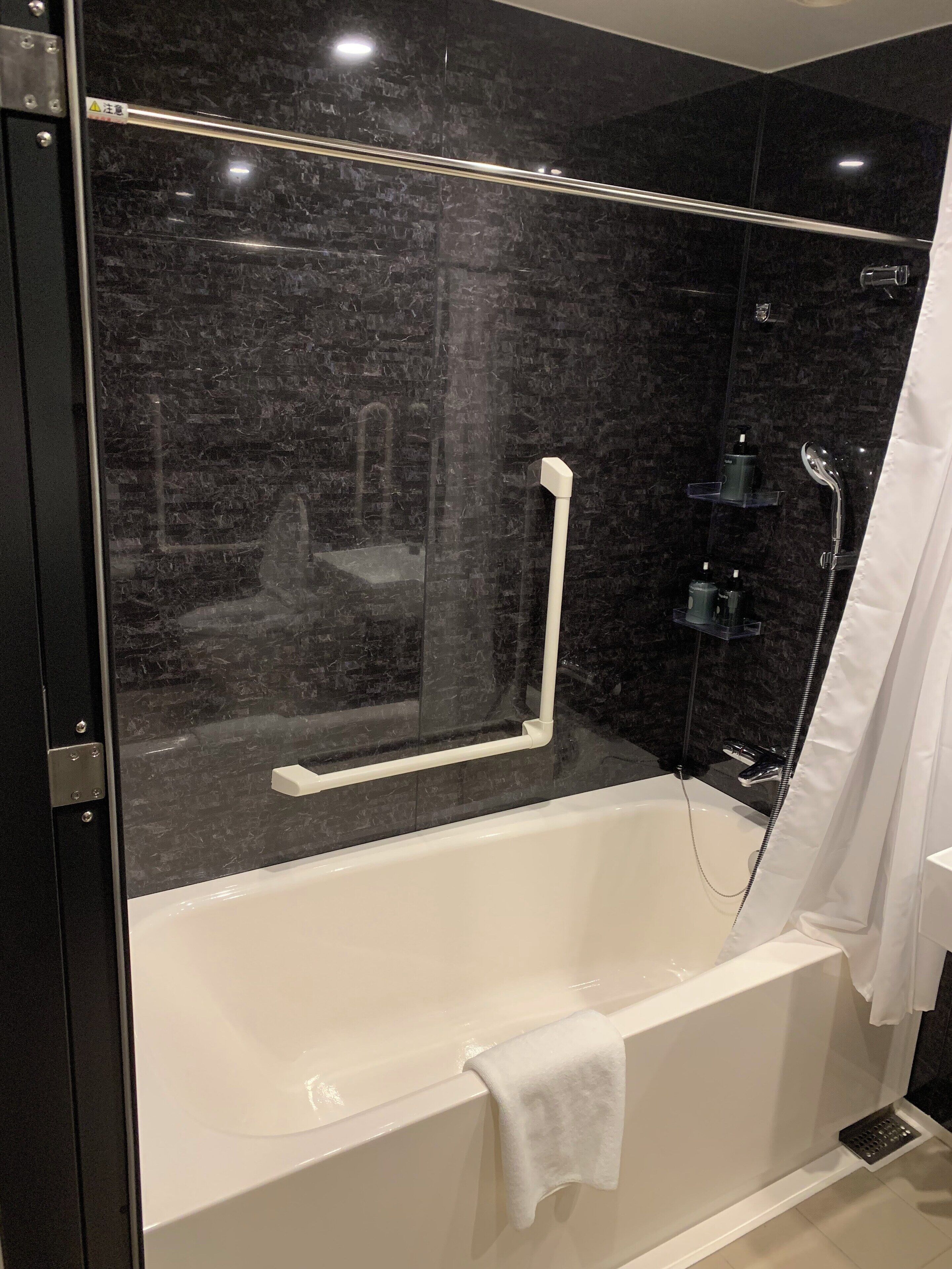 universal twin room, non smoking | bathroom | free toiletries, hair dryer, slippers, electronic bidet