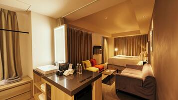 Chambre Deluxe avec lits jumeaux, non-fumeur | Literie de qualité, couette en duvet, coffre-fort, ameublement unique