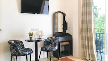 Individuell eingerichtet, Bügeleisen/Bügelbrett, Zustellbetten