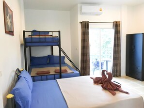 Apartment for 5 Adults with Private Bathroom | Con arredamento individuale, ferro/asse da stiro