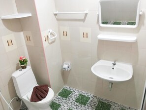 Doccia, asciugacapelli, asciugamani