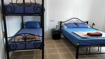 Apartment for 7 Adults with Private Bathroom | Individualmente mobiliados, ferros/tábuas de passar roupa