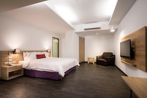 Elite Double Room, 1 Bedroom | 1 bedroom, blackout drapes, iron/ironing board, free WiFi