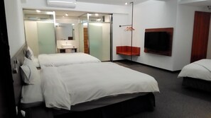 Chambre Standard, plusieurs lits | 1 chambre, rideaux occultants, fer et planche Ă repasser, Wi-Fi gratuit