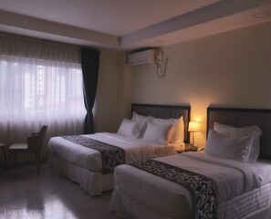 Deluxe Double Room | Bathroom | Shower, free toiletries, hair dryer - Prime Hotel (Yangon)