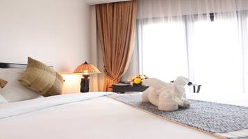 Deluxe Double Room | In-room safe, desk, blackout curtains, iron/ironing board