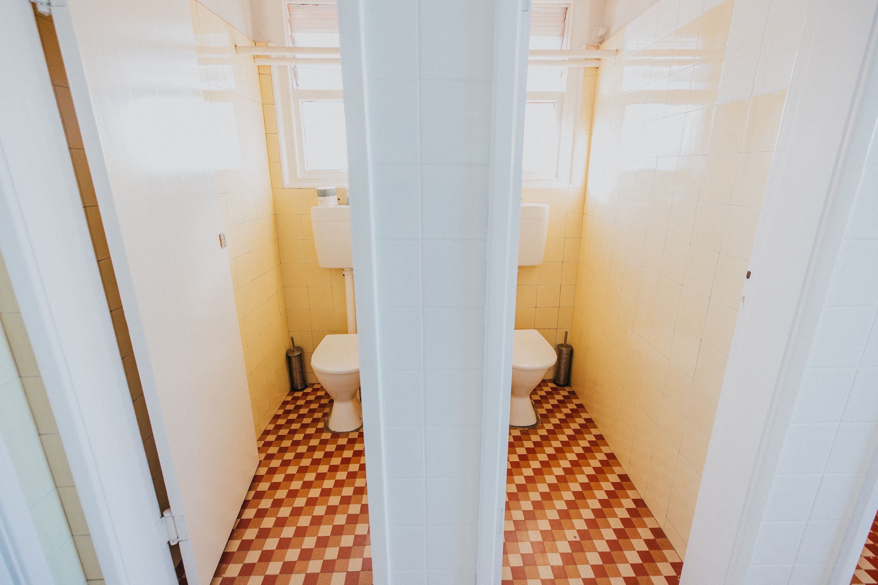 shower, free toiletries, towels