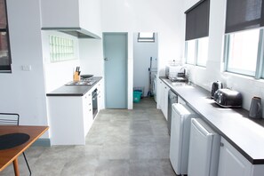 2 Bedroom Apartment | Private kitchen - Oasis on Beamish Hotel (Campsie)