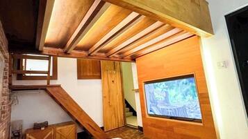 Individuelt dekorert, individuelt innredet og skrivebord