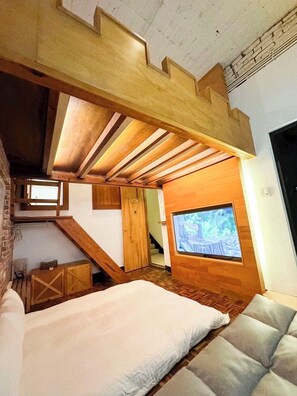 Individually decorated, individually furnished, desk, free WiFi - Slow Tainan Homestay (Tainan)