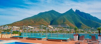 La Silla View Luxury Penthouse Pool and Gym Access