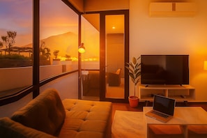 Smart TV - La Silla View Luxury Penthouse Pool and Gym Access (Monterrey)