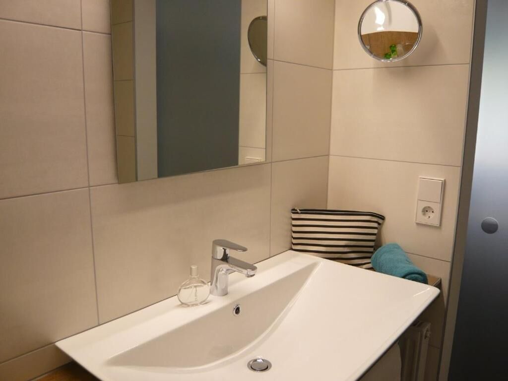 eco-friendly toiletries, hair dryer, towels