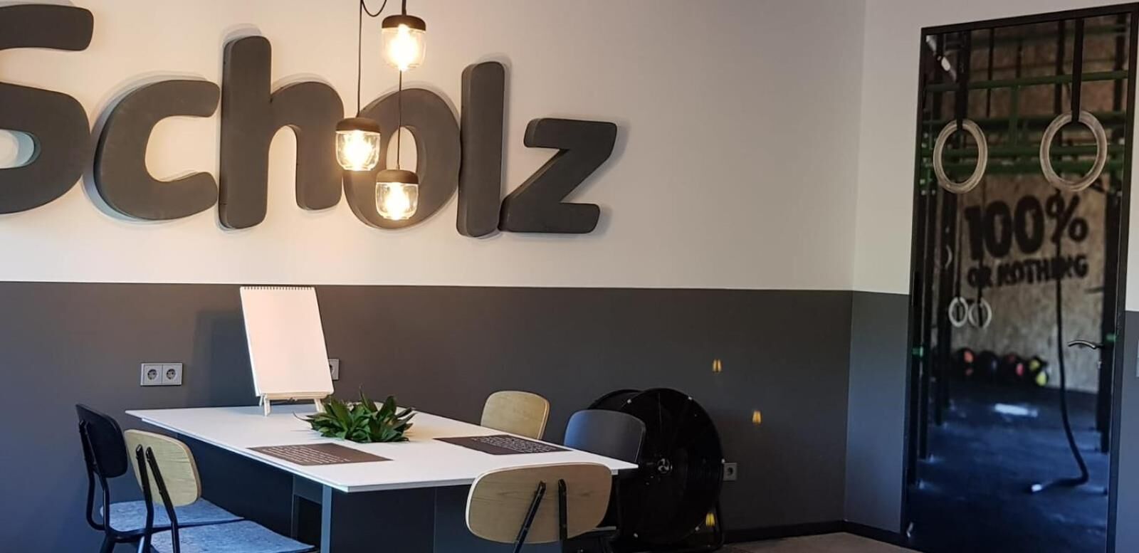 lunch and dinner served, italian cuisine