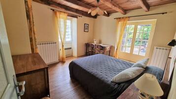 2 chambres, lit parapluie, Wi-Fi gratuit, draps fournis